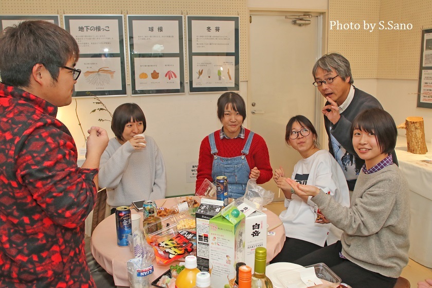 コオロギとカイコを食べる_b0348205_17430880.jpg