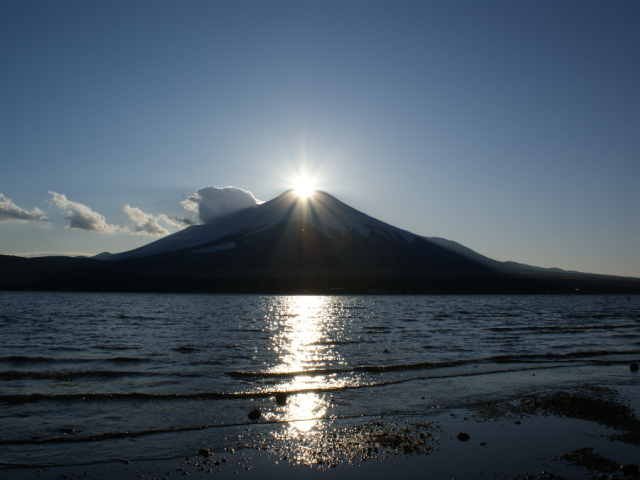 【2/2】自然界が起こす神秘の絶景！ダイヤモンド富士の観賞＆西湖樹氷まつりとライトアップ見学バスツアー_b0241286_12350642.jpg