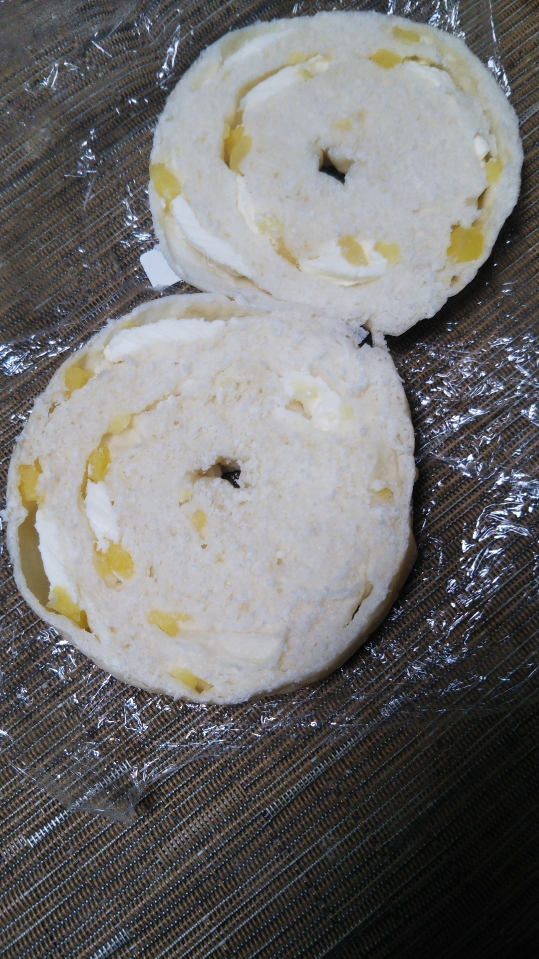 カレイドベーグル クリームチーズ&ドライアップル_f0076001_22583643.jpg