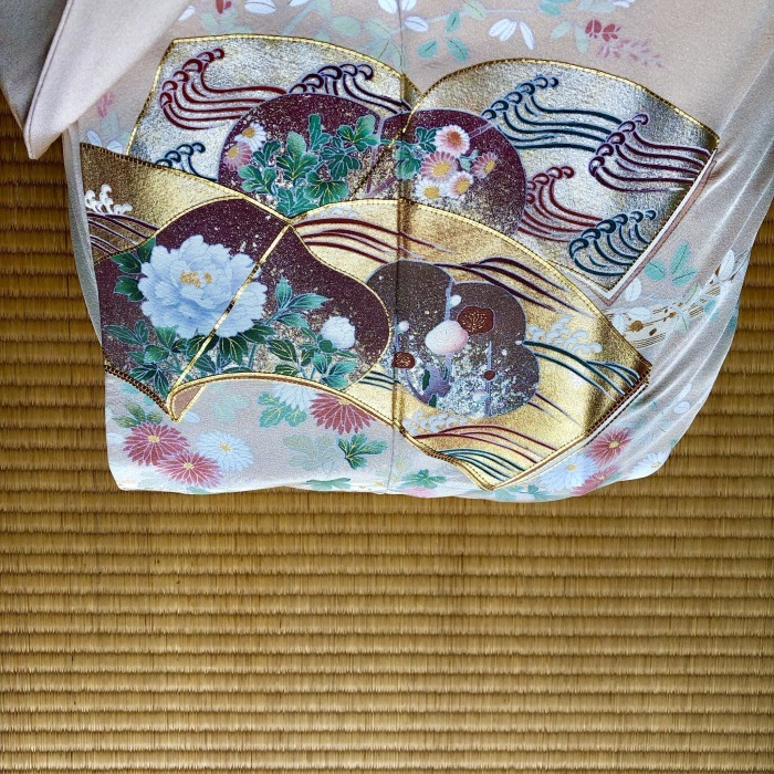 一つ紋の色留袖 : 丘の上から通信