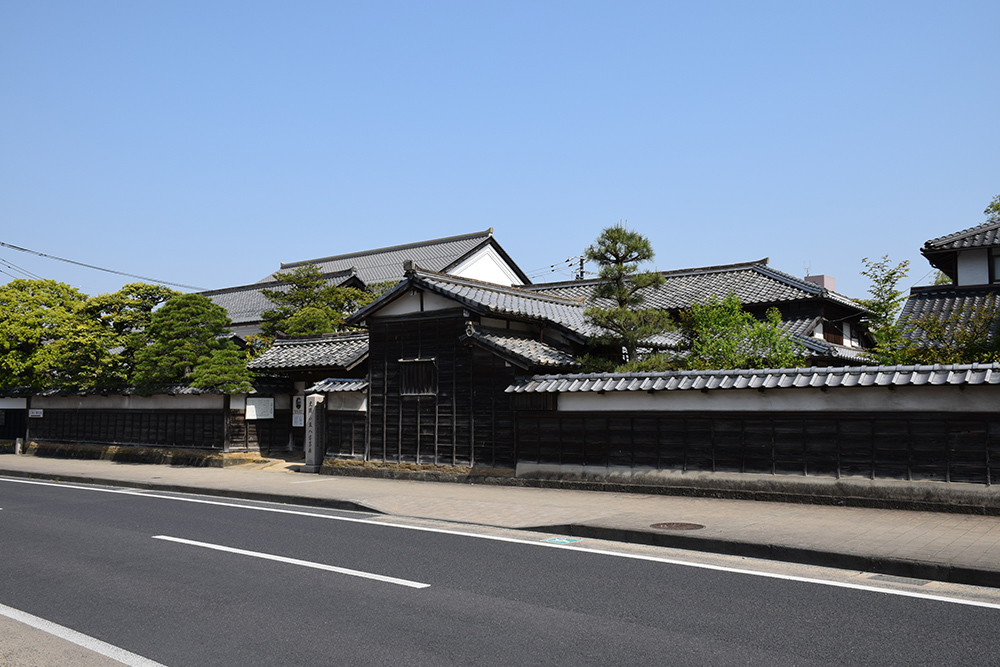 国宝天守となった松江城を歩く。 その5 「内堀~塩見縄手~三ノ丸」_e0158128_10272895.jpg