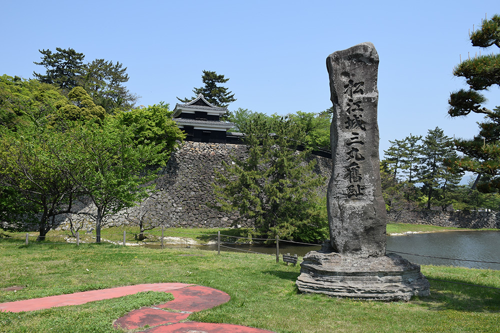 国宝天守となった松江城を歩く。 その5 「内堀~塩見縄手~三ノ丸」_e0158128_10500048.jpg