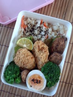 牡蠣フライ弁当_f0112873_111882.jpg