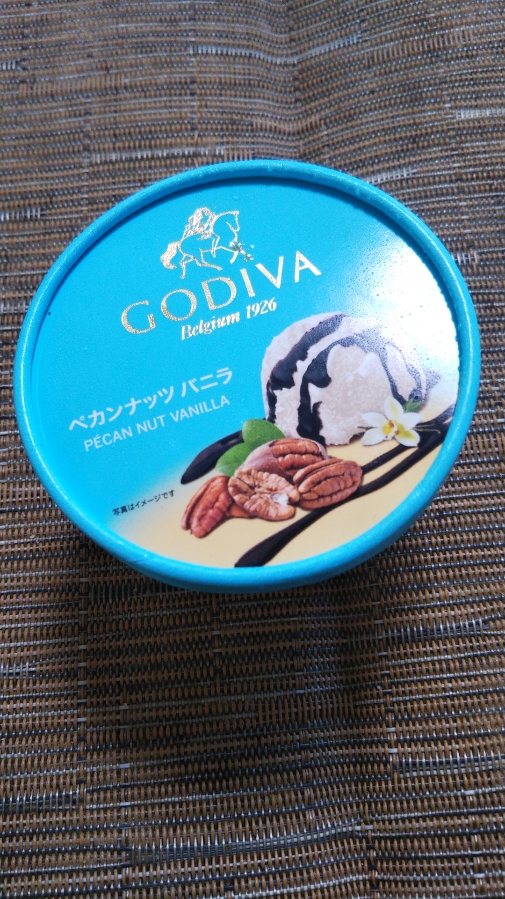 ゴディバ ペカンナッツバニラアイスクリーム_f0076001_2365293.jpg