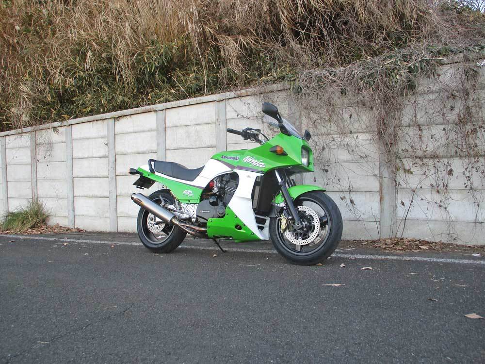 M上クン号 GPZ900Rニンジャのホイール交換で17インチ化 M上クン号 GPZ900Rニンジャのホイール交換で17インチ化