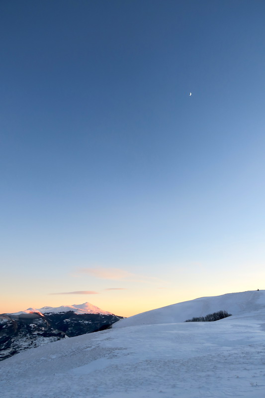 白い雪美しい山とその夕景、カステッルッチョ・シビッリーニ山脈_f0234936_9303819.jpg