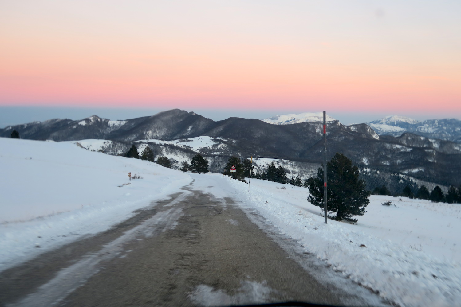 白い雪美しい山とその夕景、カステッルッチョ・シビッリーニ山脈_f0234936_936515.jpg