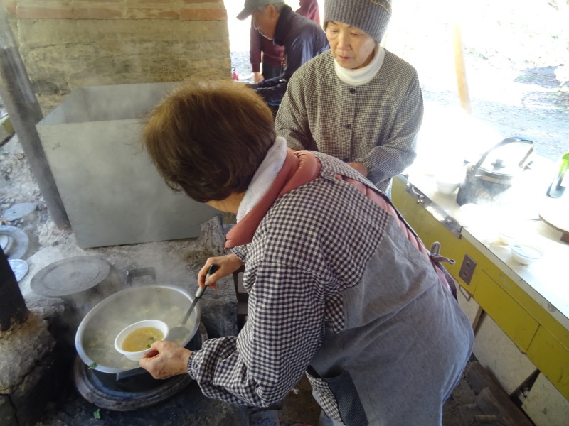 「孝子の森で新年会」_c0108460_18342801.jpg