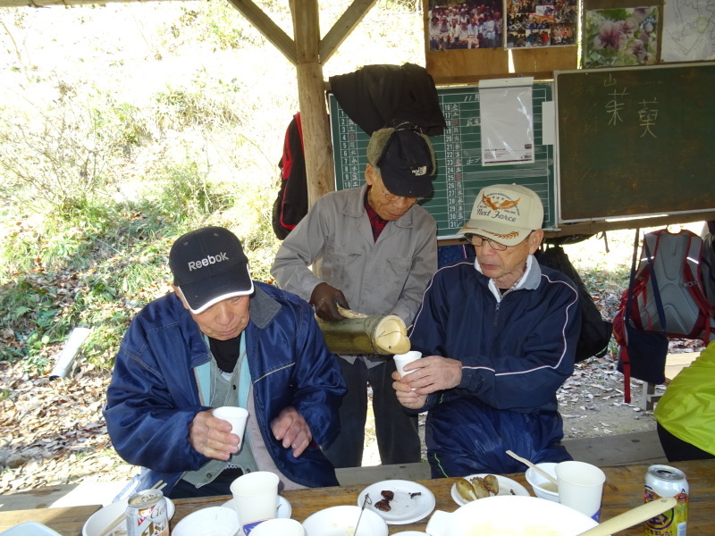 「孝子の森で新年会」_c0108460_18402837.jpg