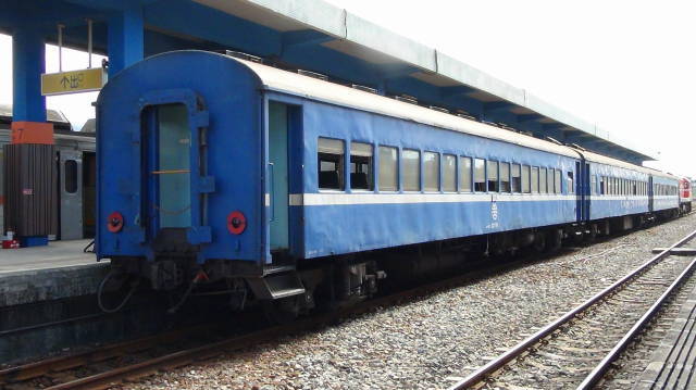 旧型客車　オリジナル鈍行列車 ついに運用離脱か？ 台湾鉄道の日本製 旧型客車 鈍行 : 鉄道好き亭主の