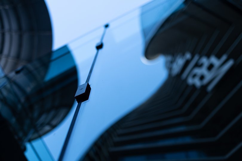50mmの摩天楼 - 空に駆け上る二重螺旋_d0353489_21330177.jpg