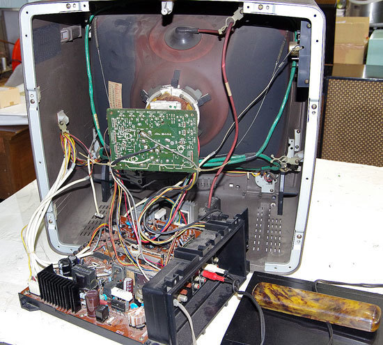 1988年東芝製レトロ調半導体ブラウン管カラーテレビ! : batabata