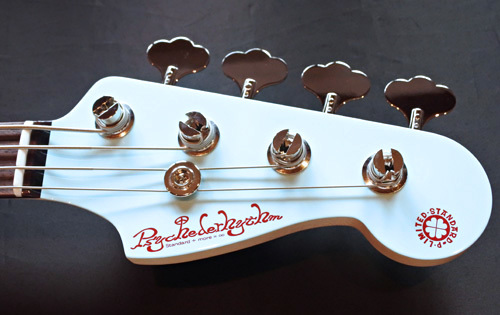Vintage Sonic BlueのStandard-P」1本目が完成です Vintage Sonic BlueのStandard-P」1本目が完成です