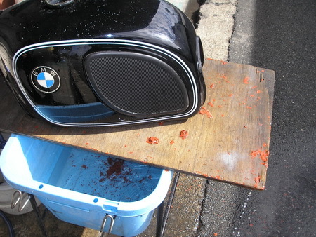 BMW Rtype 燃料タンクのコーティング_e0218639_11223582.jpg