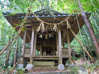 「御願立て」と「どんどや」 熊本県菊池市伊牟田の年行事(2019)_a0254656_18030922.jpg