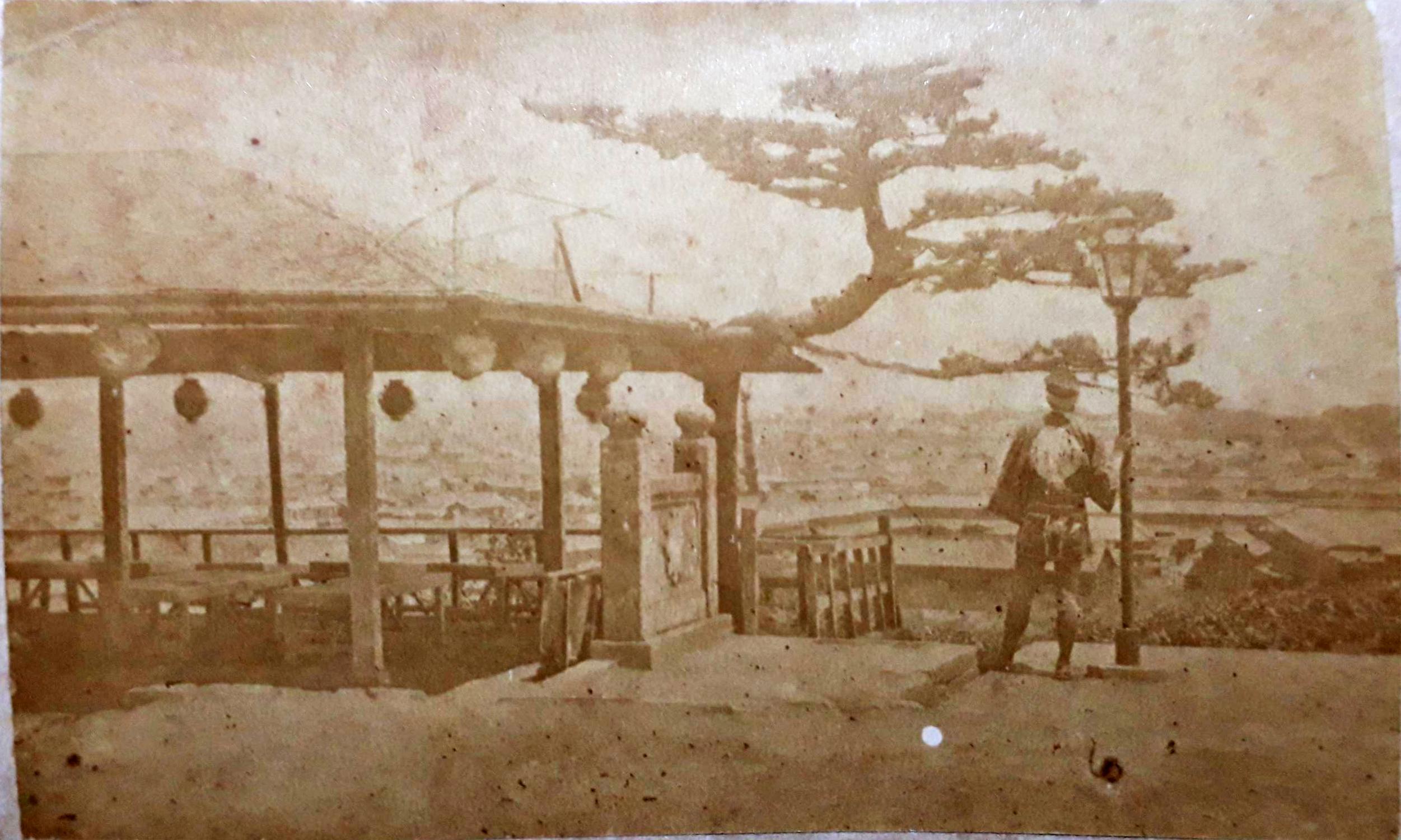 写真追加:港区三田を行くシリーズ(2)「幽霊地蔵」※高輪築堤石積確認、お台場追記、八ツ山橋、鉄路敷設写真、幽霊通った飴屋のあった二本榎・地蔵元位置の芝浜と東海道沿いに海に通された鉄路の浮世絵他を追記_b0116271_13001548.jpg