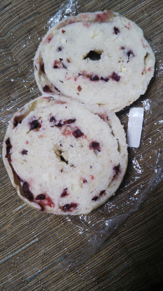 カレイドベーグル クランベリー&ホワイトチョコ_f0076001_2249633.jpg