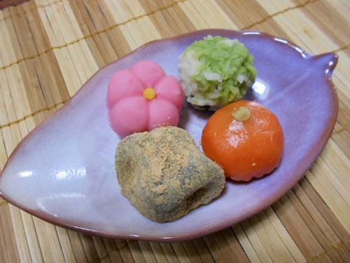 知り合いのバアサンから長電話&くら寿司でランチ_f0019498_14471055.jpg