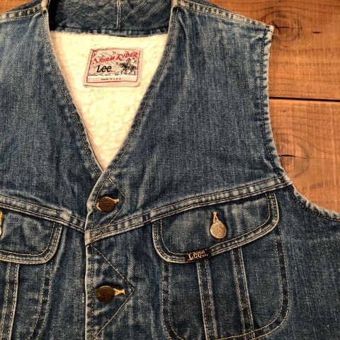 1970s \" Lee -STORM RIDER- \" DENIM × BOA - VINTAGE TRUCKER VEST - ._d0172088_21293964.jpg