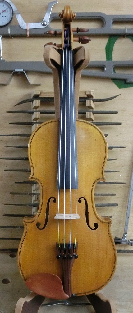 1/2サイズのバイオリン試奏できます。_d0299605_23294372.jpg