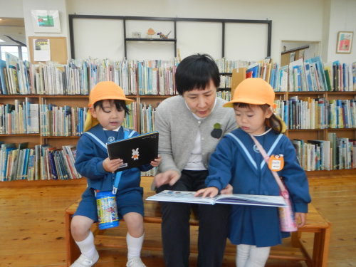 図書館へ行ってきたよ!_c0194522_17151135.jpg