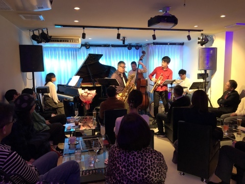 Jazzlive comin 広島 本日土曜日と明日日曜日のライブ_b0115606_12104769.jpeg
