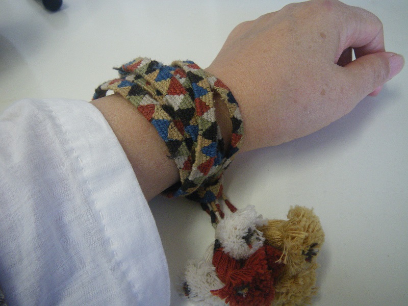 30年位前にインドネシア 手紡ぎ糸を天然染料で染め手織りした