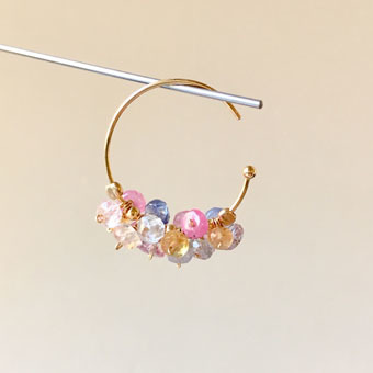 新作 マルチカラーサファイアのネックレス、ブレスレット、ピアス_b0278339_22004766.jpg