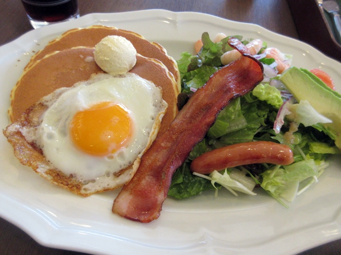【ロイヤルホスト】パンケーキのブランチプレート_b0009849_10272212.jpg
