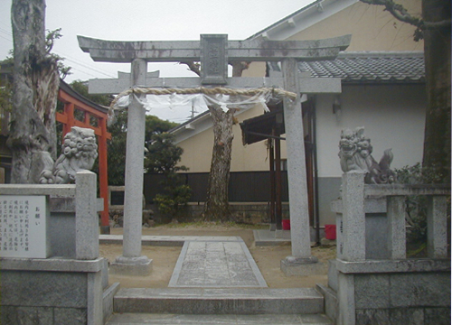 ●神社の造形―産土神社_d0053294_01022343.jpg