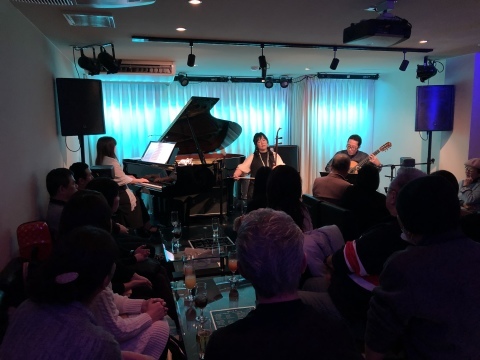 広島 ジャズライブ カミン 本日20日日曜日 19時30分ライブスタートです。_b0115606_12270198.jpeg