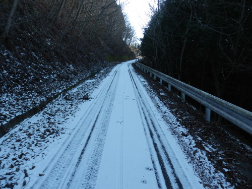 冬の四尾連湖・八坂峠・どんべえ峠_b0334084_12564990.jpg