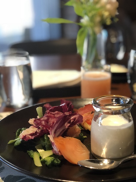 ホテル アナンティのバイキング朝食は3回楽しめる_b0060363_22130087.jpeg