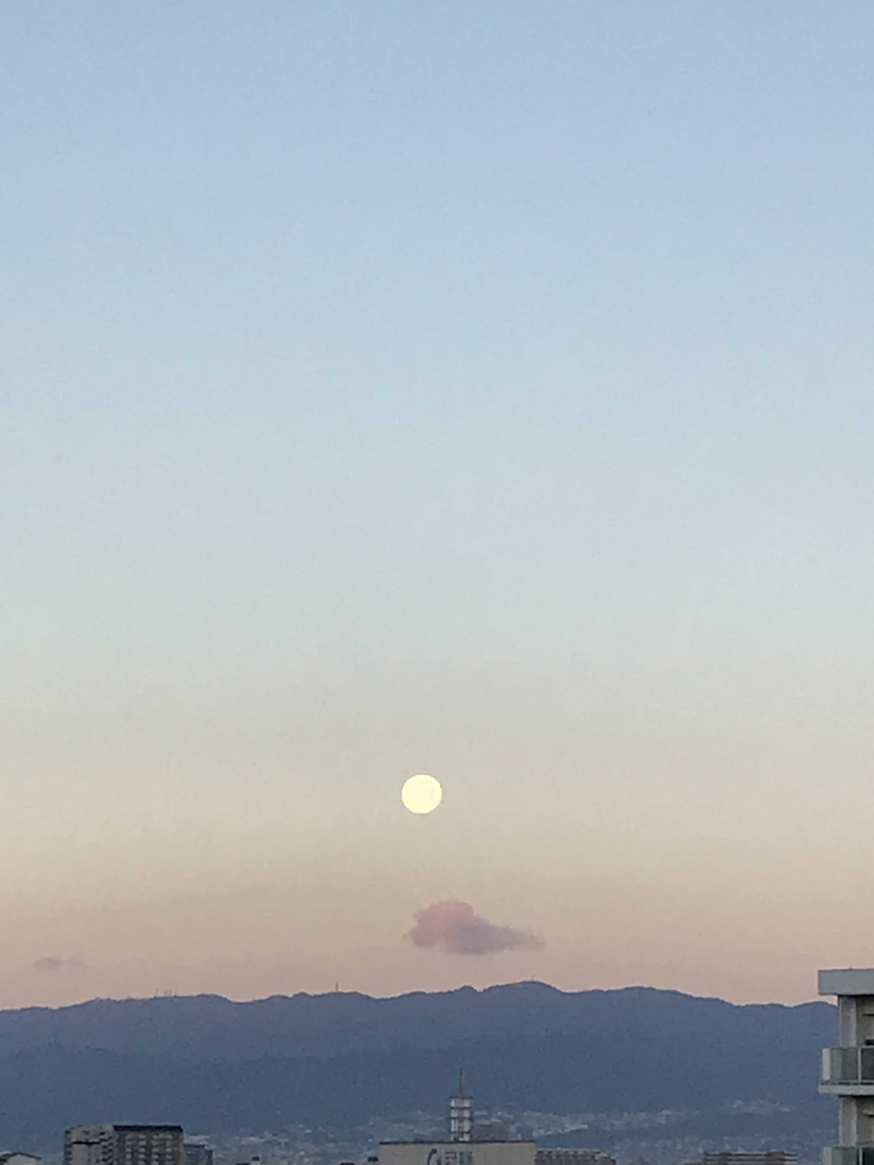 スーパームーン_f0204295_08495009.jpg