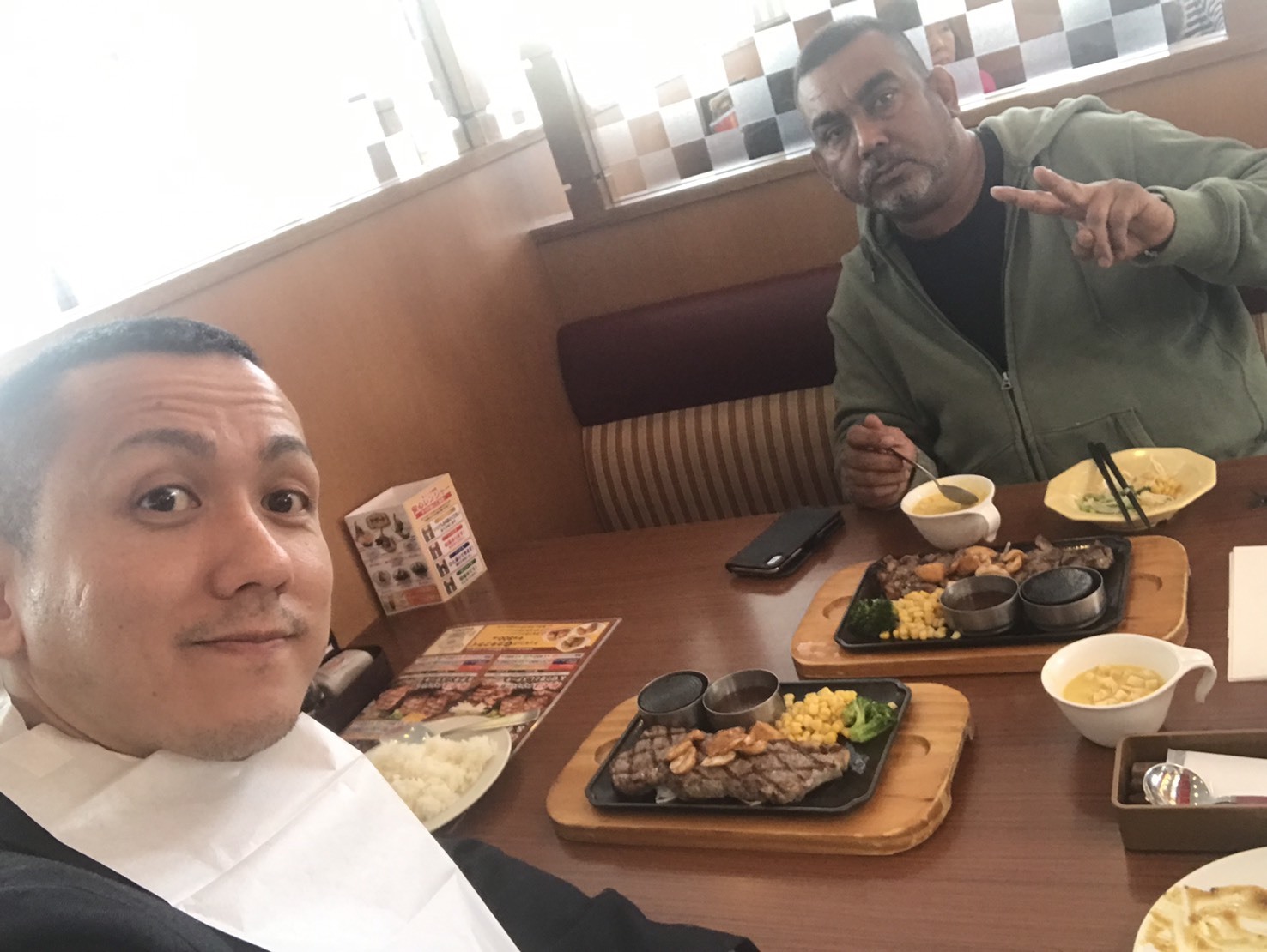1月24日【木】本店ブログ♪ デリカ2台目入庫しております✊ ランクル ハマーアルファード♪_b0127002_18583951.jpg
