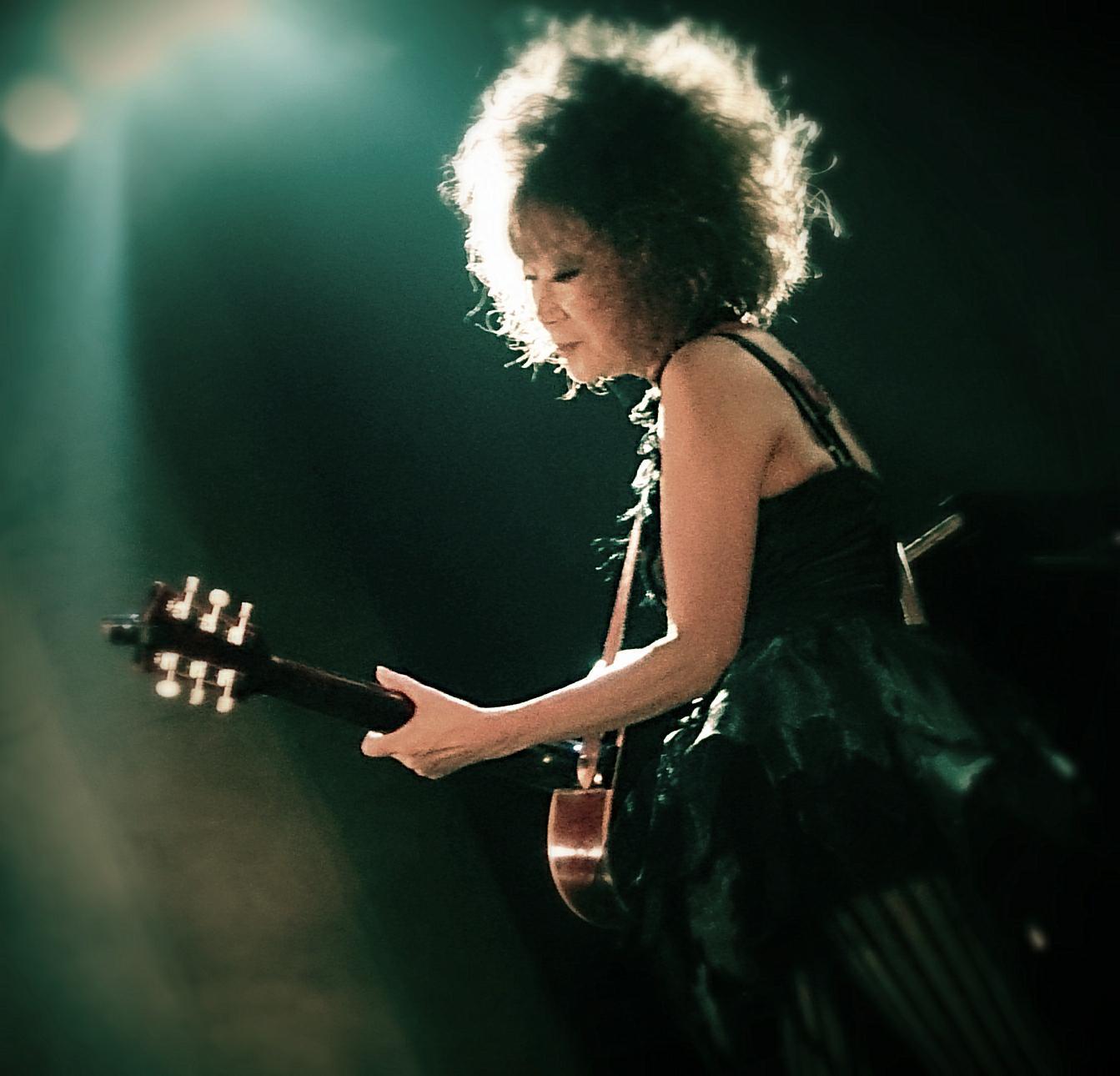 QUEENこれからのLiveです!!_d0115919_02083617.jpg