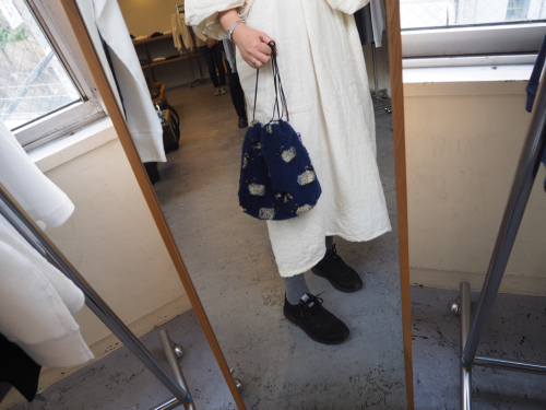 昨日は展示会まわり。_e0357389_08260900.jpg