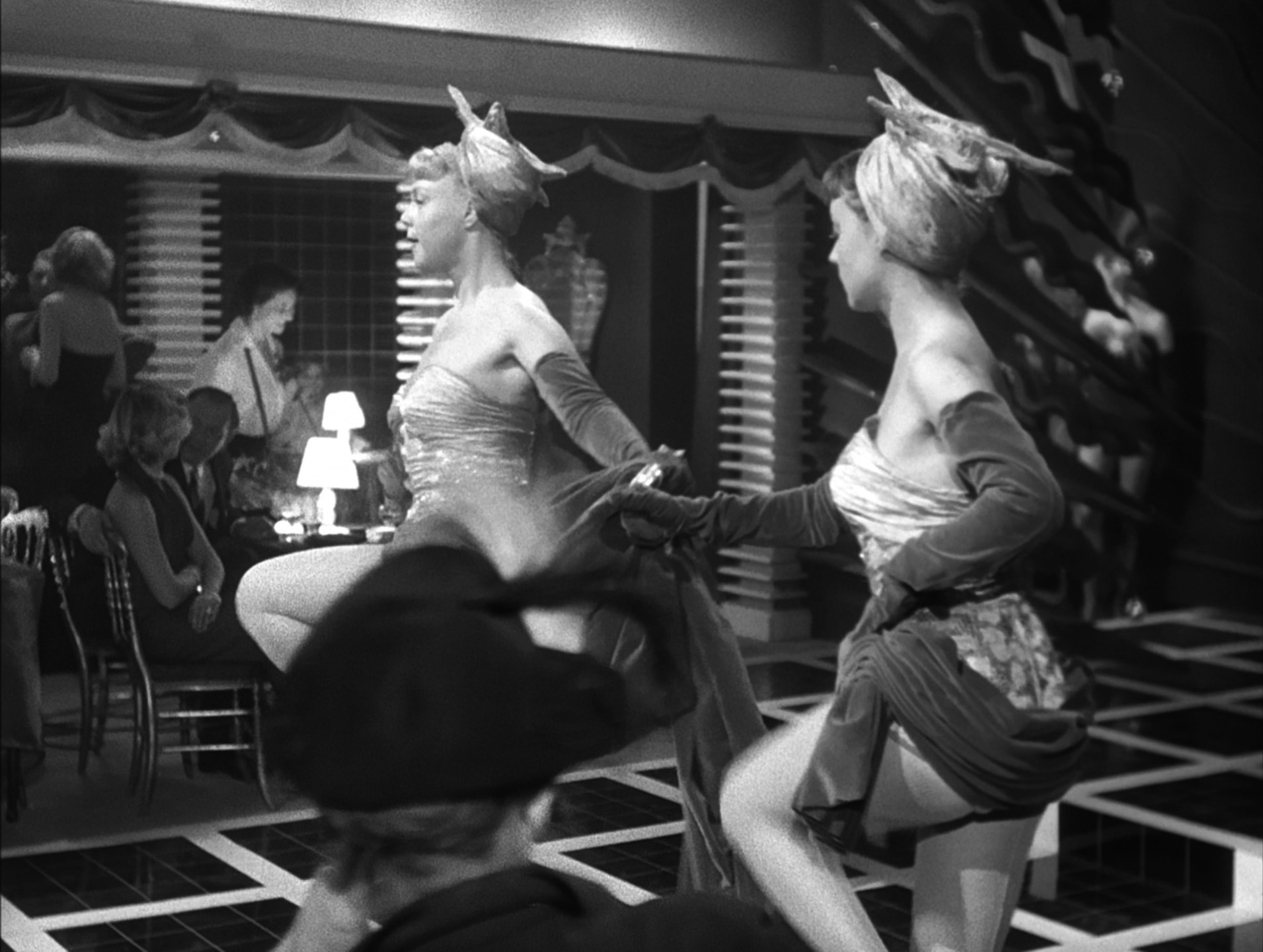 ジャンヌ・モロー（Jeanne Moreau）「現金に手を出すな」（1954）《踊り子編》_e0042361_17114260.jpg