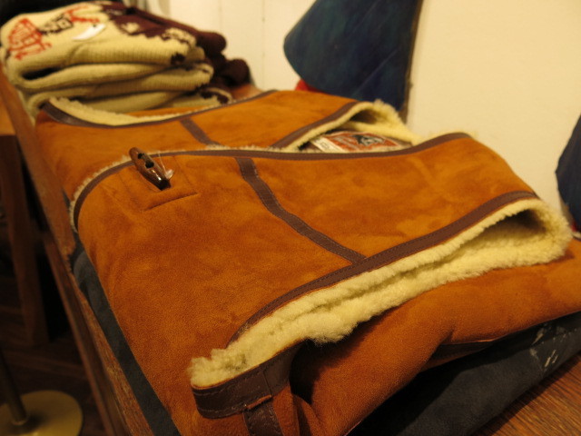 \"MIGHTY-MAC × MiCHAEL TAPiA SHEEPSKIN VEST\"ってこんなこと。_c0140560_09035339.jpg