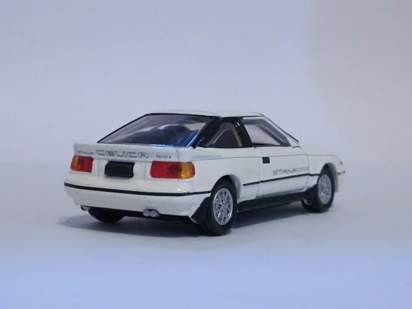 タカラトミー・トミカプレミアムNo.02 トヨタ セリカ 2000GT