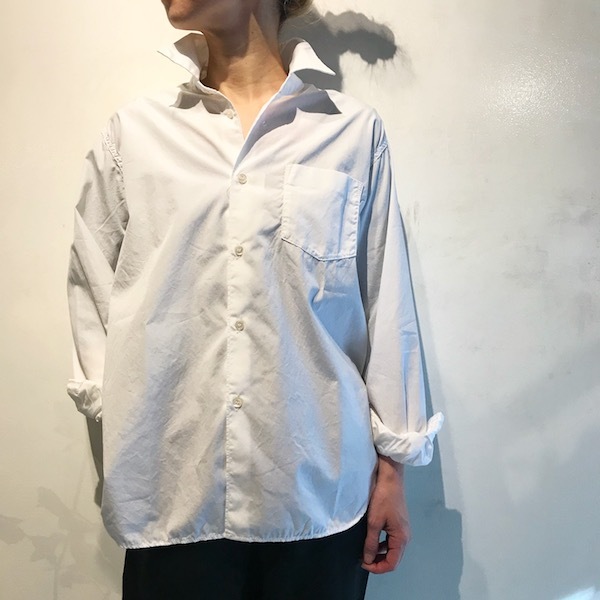 しろい シャツ_d0364239_20255508.jpg