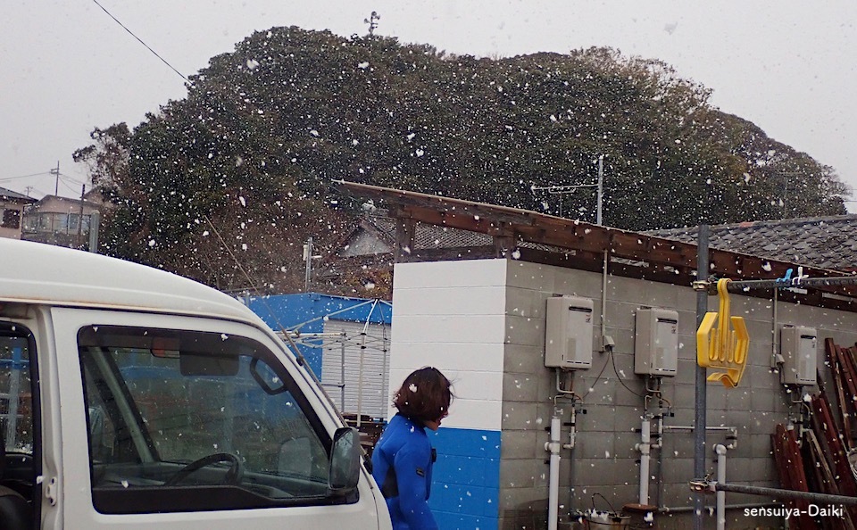 雪中ダイブ_e0158261_19173585.jpeg