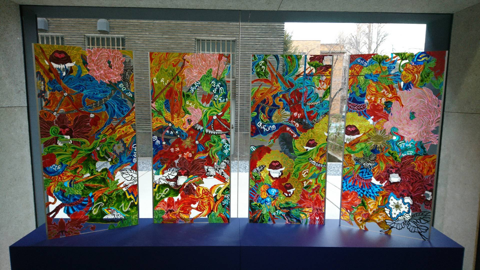 【色紙1点物】「可憐に彩る青い花」■東京藝大卒■松崎祐哉■クレヨン真作・肉筆画 色紙1点物「可憐に彩る青い花」□東京藝大卒□松崎祐哉□クレヨン真