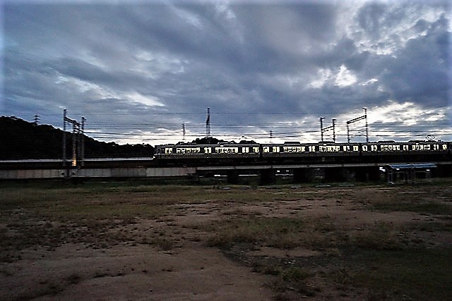 藤田八束の鉄道写真＠山陽本線、姫路市の市川にて貨物列車、鉄道写真に挑戦_d0181492_23512189.jpg