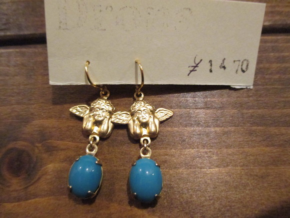 天使とビンテージカボションのピアス_d0256914_0112916.jpg