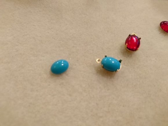 天使とビンテージカボションのピアス_d0256914_04796.jpg