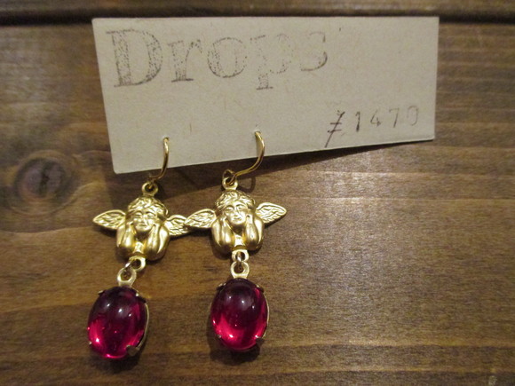 天使とビンテージカボションのピアス_d0256914_061841.jpg