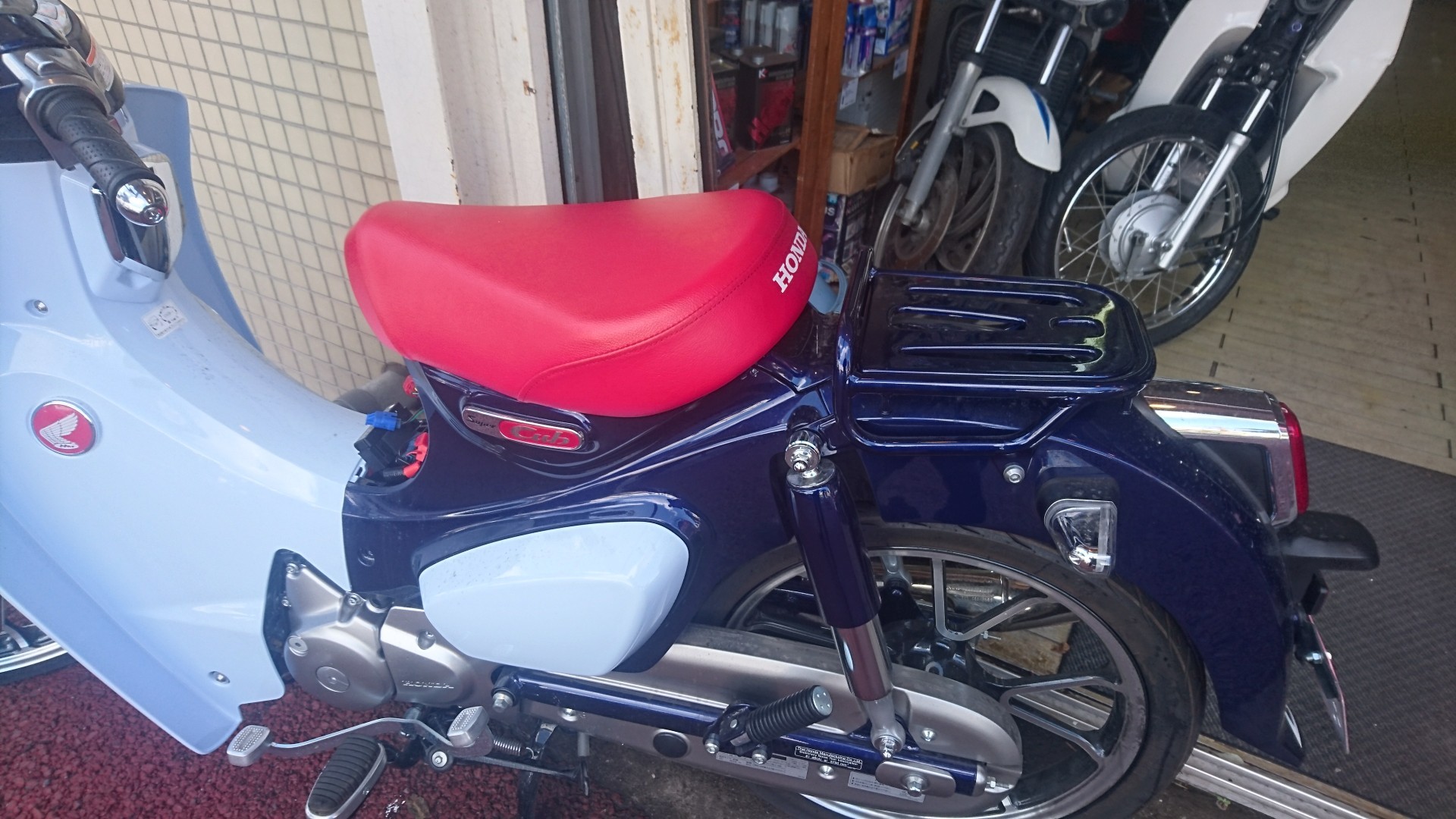 新型スーパーカブc125に大型キャリア バイパスホンダ戸畑店豊君トライアル日記