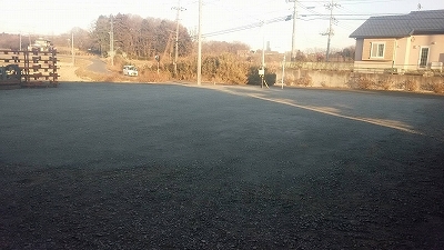 駐車場整備工事（真岡市Ｋ社様　砕石敷均し・ローラー転圧）_c0313938_08560571.jpg