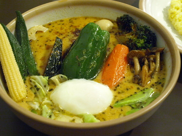 札幌 SOUP CURRY KING セントラル(チキンカリー)_d0153062_23030358.jpg
